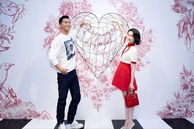 大腿根部为什么那么黑？游戏画面