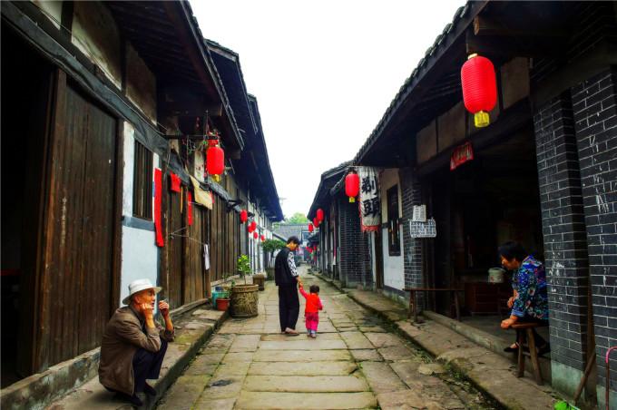 宜昌村民挖出2500年前宝贝,捐了!